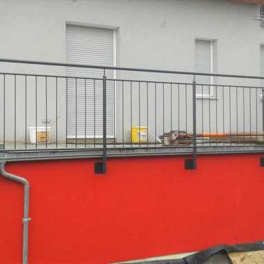 Standartgeländer-Rund-verzinkt-und-pulverbeschichtet