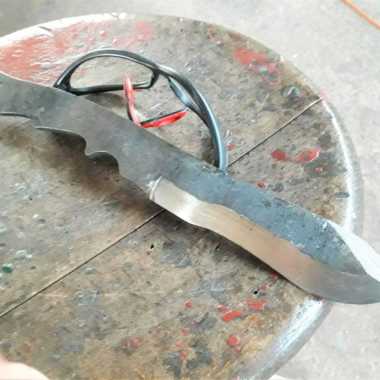 14.1-Outdoor-Messer-aus-Meisselstahl-Rohzustand-geschliffen