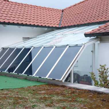 02.-Ab-Terrassenüberdachung-Pulverbeschichtet-mit-Glaseindeckung-u.-Solarmodulen